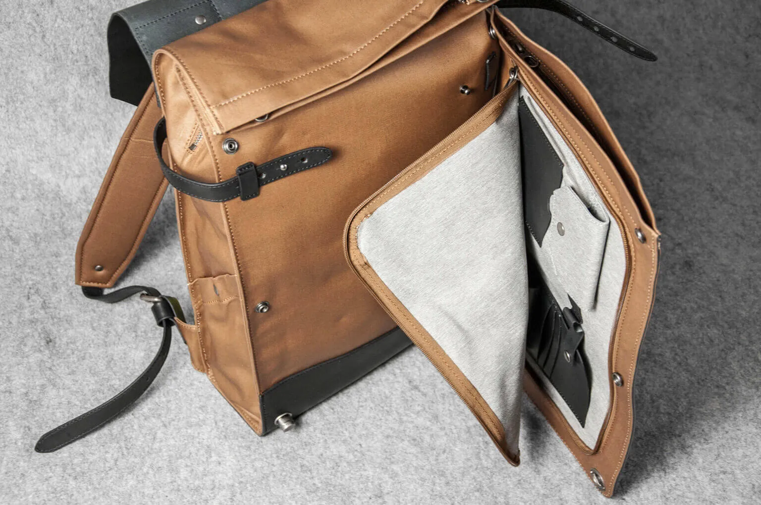 DESIGNER BACKPACK - toffee