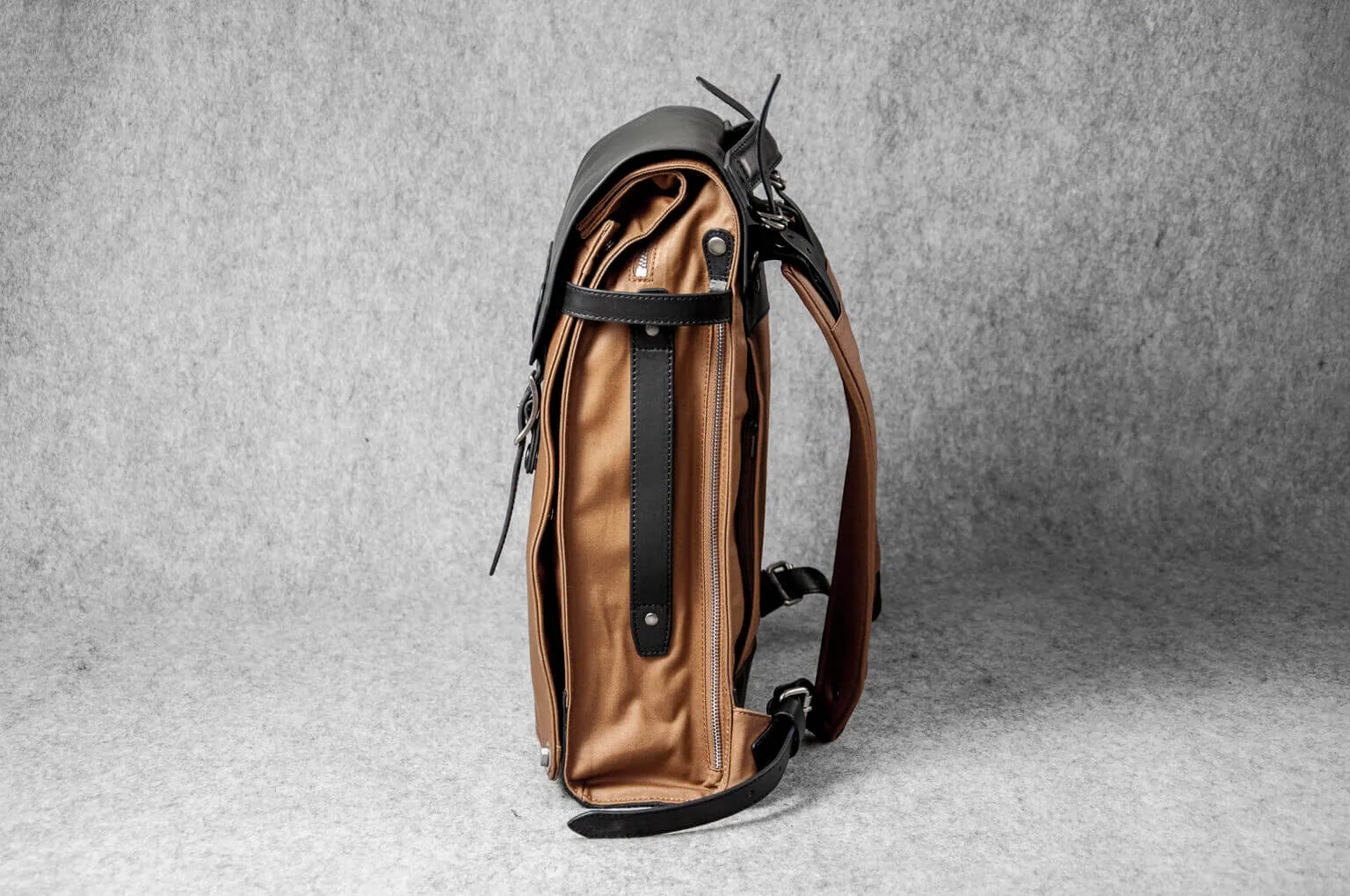 DESIGNER BACKPACK - toffee