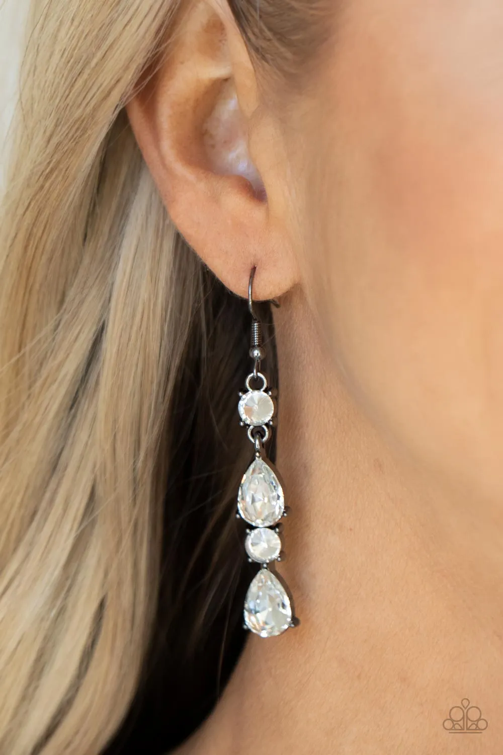 Earrings Raise Your Glass to Glamorous - Black E121