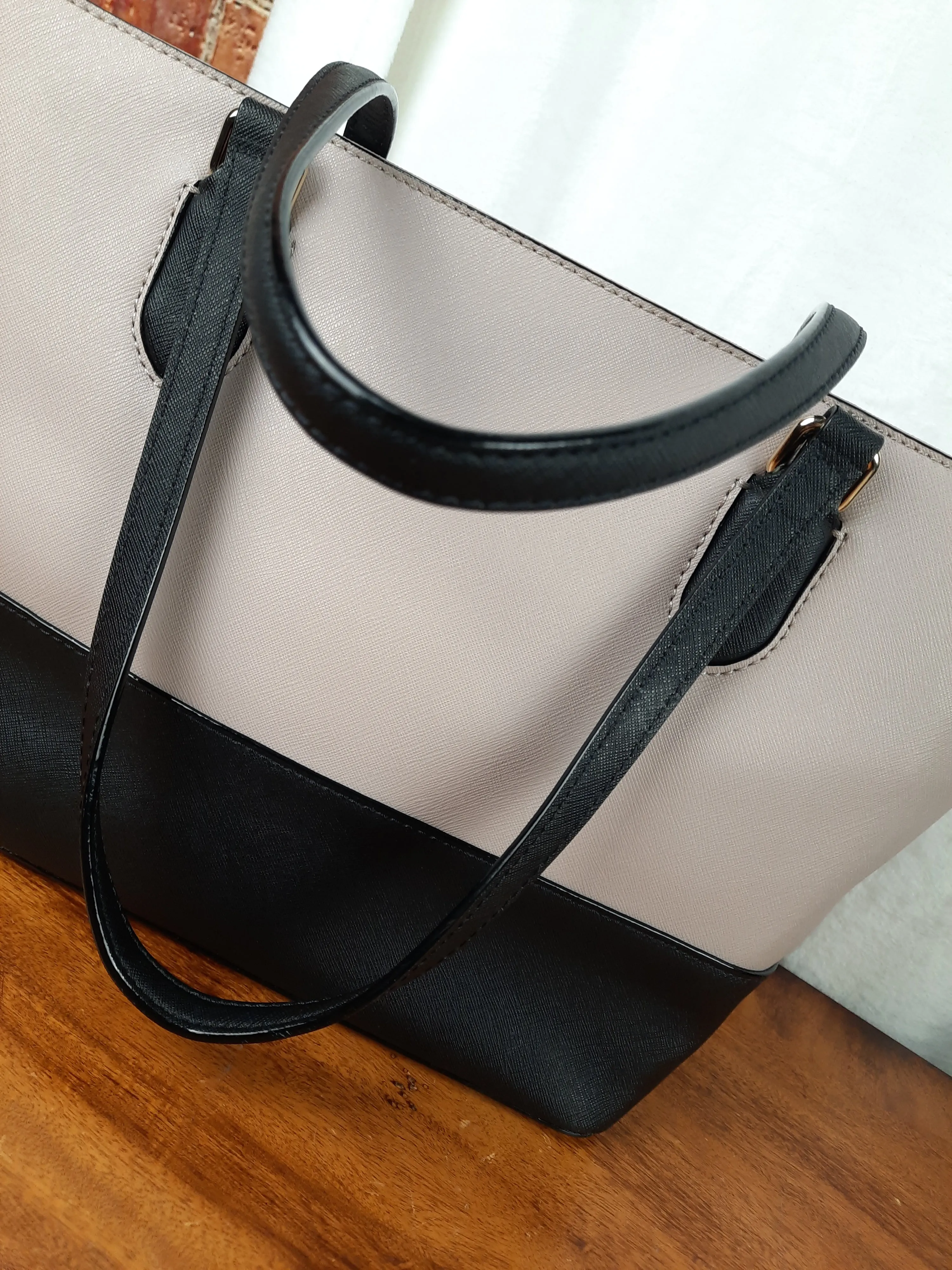 Kate Spade Genuine Saffiano Leather Tote bag