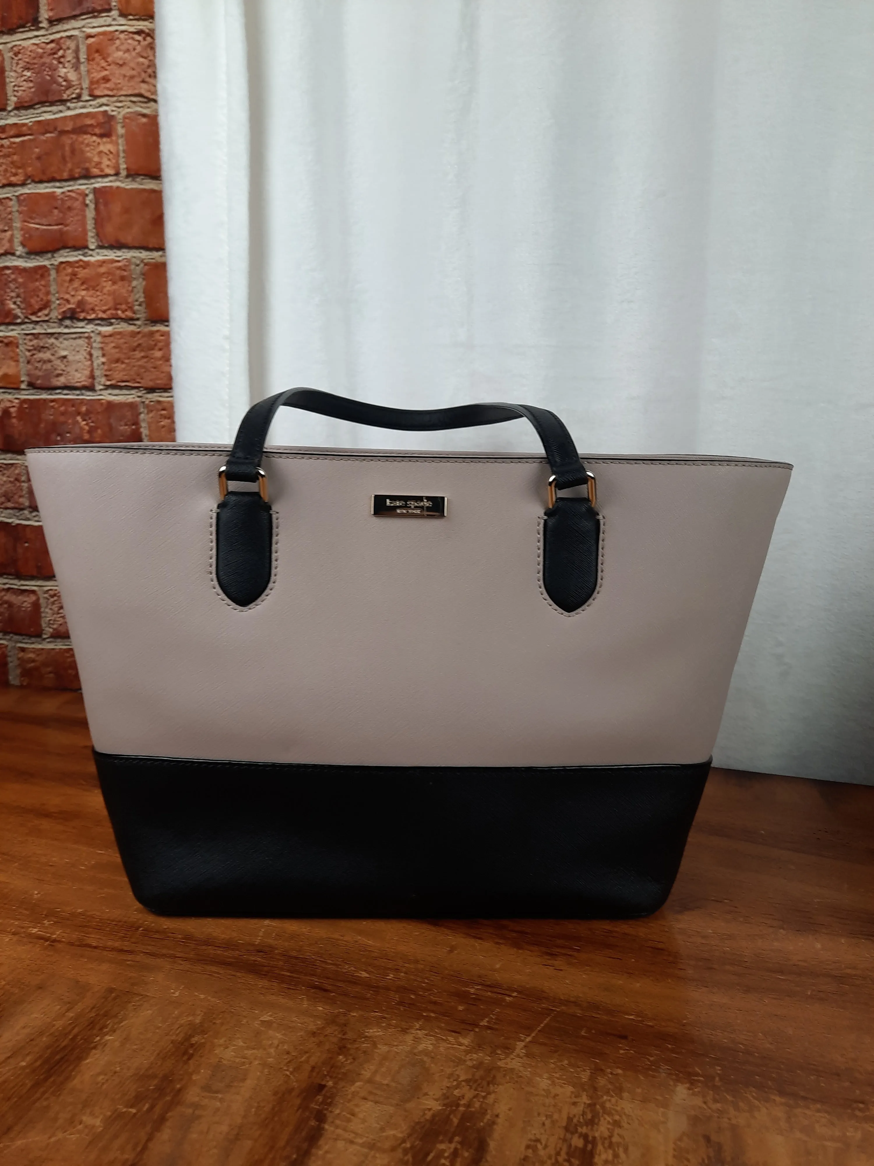 Kate Spade Genuine Saffiano Leather Tote bag